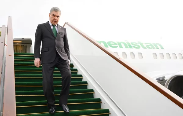 Gurbanguly Berdimuhamedov Arrives in Azerbaijan