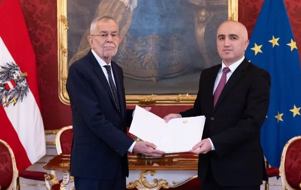 Tajik Ambassador Presents Credentials to Austrian President