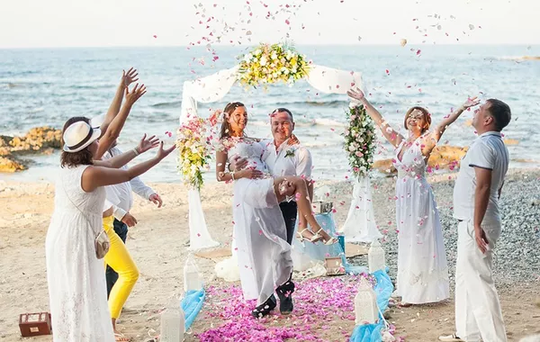 Couples in Russia Ditch Lavish Weddings Amid Soaring Costs