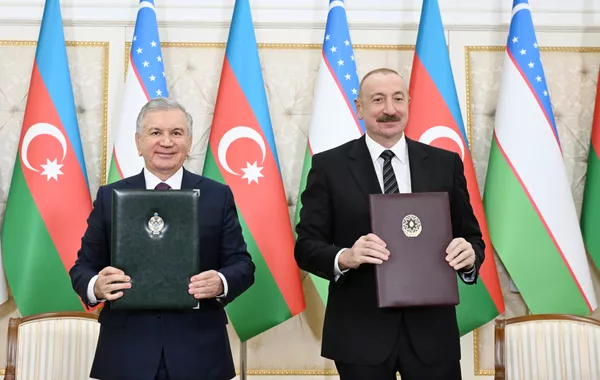 Azerbaijan, Uzbekistan Exchange Signed Documents
