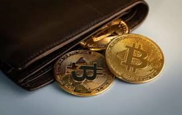Dormant Bitcoin Wallets Wake Up After 14 Years, Move $2.18 Billion in BTC