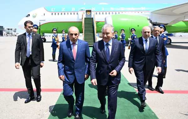 Uzbek President Arrives in Azerbaijan for State Visit - UPDATED