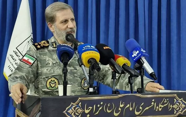 Iran Vows Continued Hormuz Closure, Warns Against Infrastructure Attacks