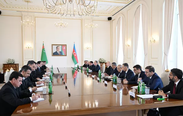 Azerbaijan, Turkmenistan Hold Expanded Presidential Talks in Baku