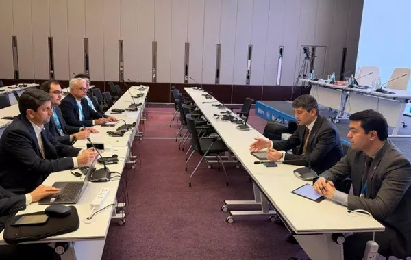 Tajikistan, Iran Discuss Potential Import of Internet Traffic at Global Telecom Conference in Baku