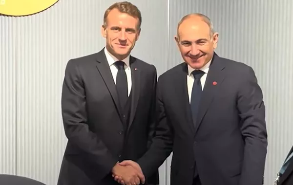 Pashinyan and Macron Discuss Strengthening Armenia-France Relations