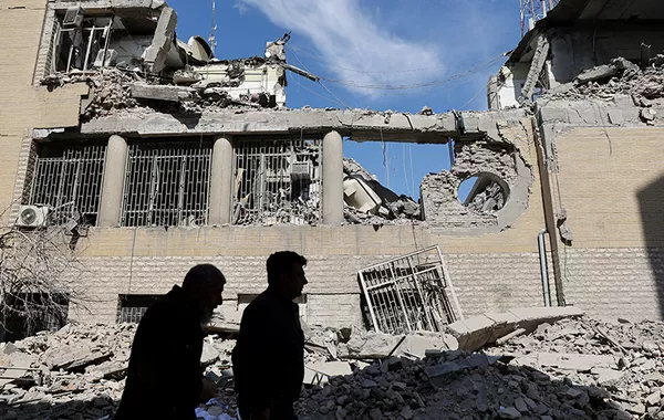 Attack in Isfahan Injures Three: Report