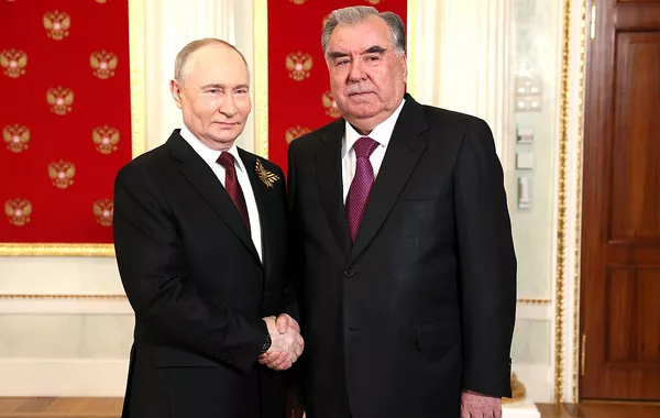 Tajik, Russian Leaders Meet in Dushanbe to Tackle Key Bilateral Issues