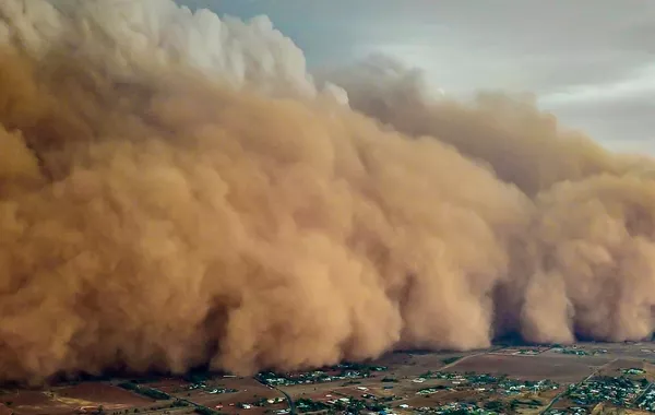 Powerful Dust Storm Strikes Kyrgyzstan