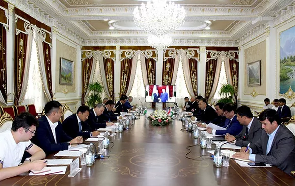 Uzbekistan, Tajikistan Vow to Deepen Strategic Energy Partnership