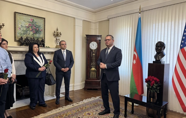 Azerbaijani Embassy in Washington Commemorates National Leader Heydar Aliyev