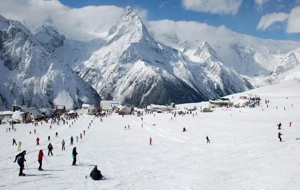 Mass Food Poisoning Hits Ski Resort in Russia