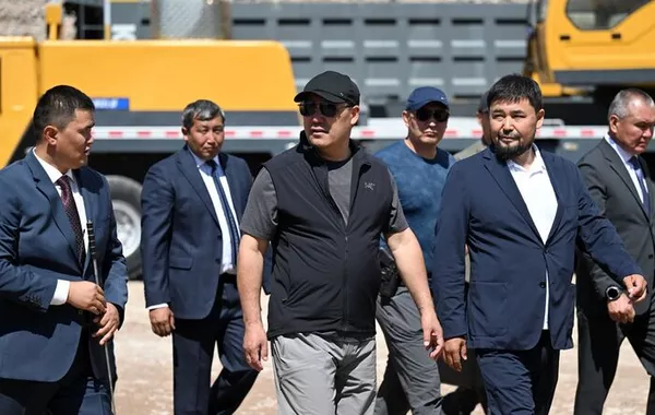 President Japarov Visits Tunduk Beton Plant to Boost Kyrgyzstan’s Housing Drive