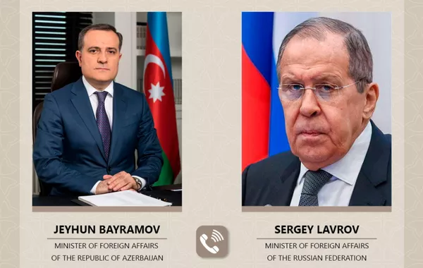 Azerbaijani, Russian FMs Hold Phone Conversation