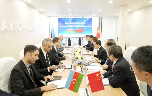 Azerbaijan's Deputy Defense Ministers Attend Dubai Airshow 2025