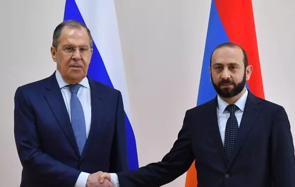 Russia Seeks Closer Armenia Ties as Relations with Azerbaijan Cool