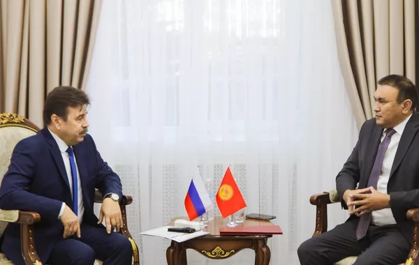 Kyrgyz Deputy FM Meets Russian Ambassador to Tackle Labor Migration Issues