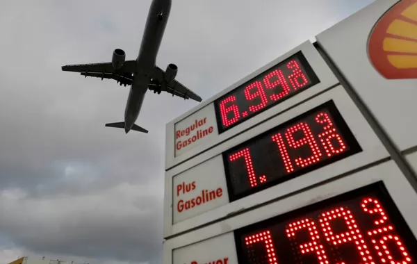 Iran War Disrupts Travel Routes, Fuel Surge Tests European Airlines