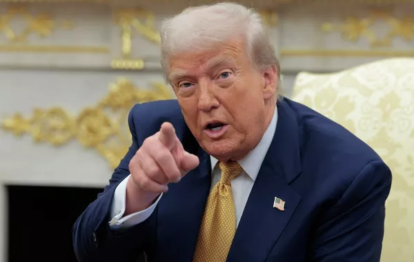 Trump Reiterates Threat to Attack Iran’s Brigdes, Power Planta