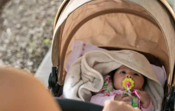 Kazakh Police Officers Uncover Attempt to Sell Newborn for Cash
