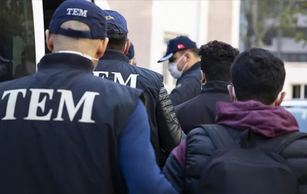 Türkiye Detains 10 Suspects in FETÖ Operations Across Three Provinces