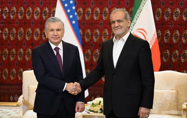 Uzbek, Iranian Presidents Discuss Trade, Investment Cooperation