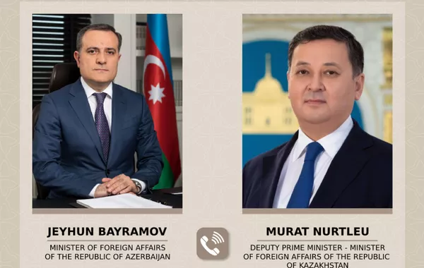 Azerbaijani and Kazakh FMs Hold Phone Call