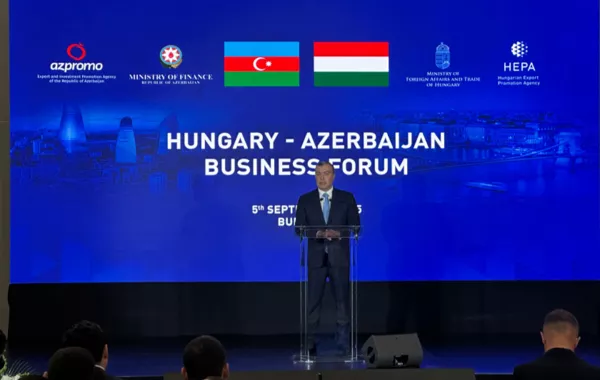 Azerbaijan, Hungary Hold Business Forum to Boost Economic Ties