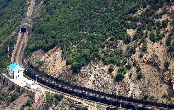 Russia and Iran Discuss Rasht-Astara Railway Construction