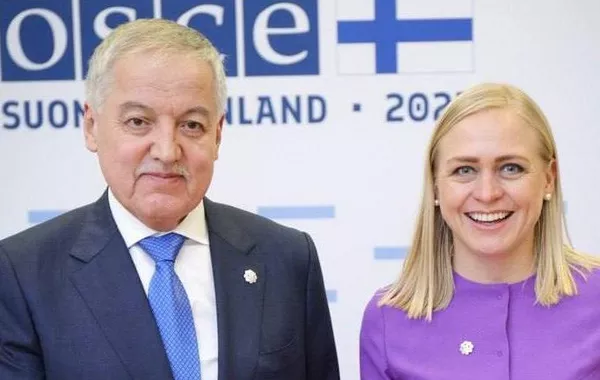 Tajik FM Discusses Trade Issues with Finnish, Hungarian FMs