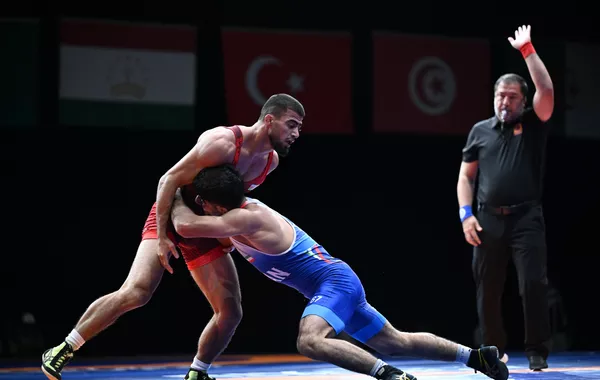 Azerbaijani Wrestler Bags Silver at 6th Islamic Solidarity Games
