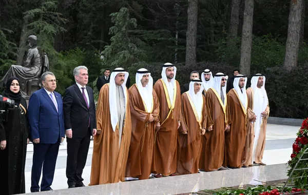 UAE Federal National Council Speaker Visits Alley of Honors and Alley of Martyrs