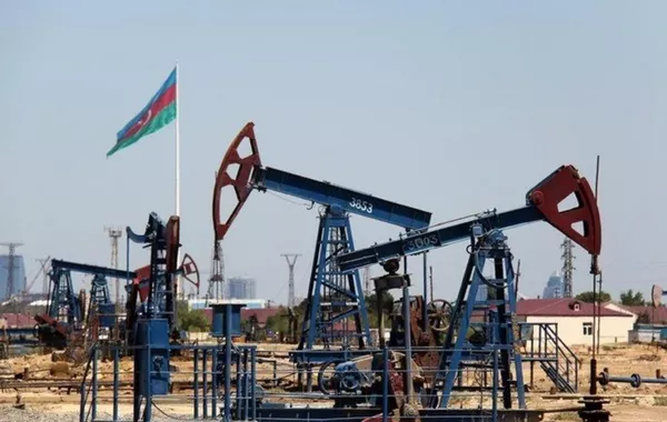 Azerbaijani Oil Falls Below $72 Mark