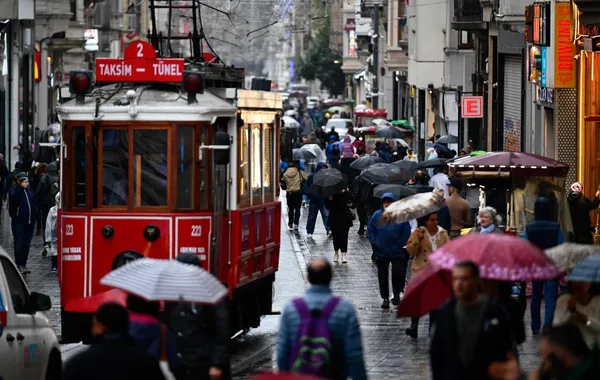 Türkiye Issues Weather Alerts in 19 Provinces as Heavy Rain and Storms Loom