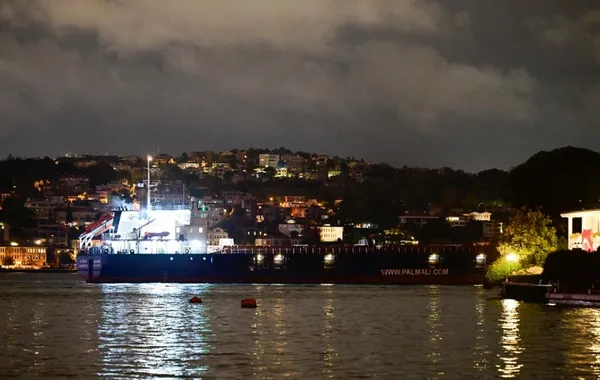 Bosphorus Shipping Resumes After Cargo Ship Engine Failure