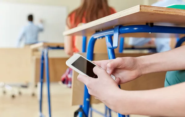 Georgia to Implement Schoolwide Mobile Phone Ban