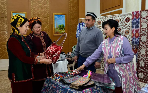 Bilateral Trade Between Turkmenistan, Uzbekistan Soars Beyond $1 Billion