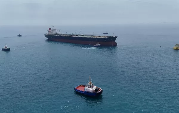 Oil Flows Through Hormuz Decline Sharply Over Past Two Days