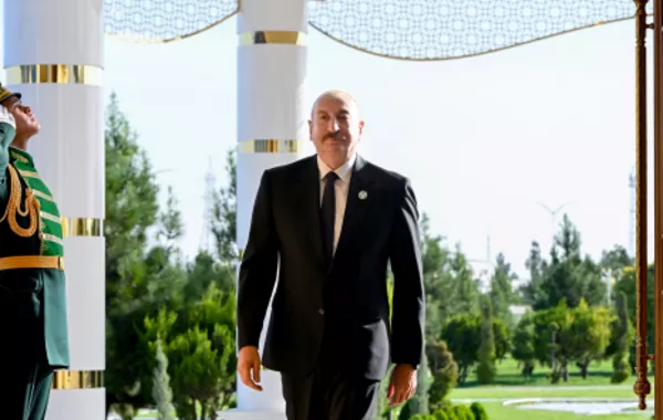 Azerbaijani Leader Attends Restricted-Format CIS Summit in Turkmenistan
