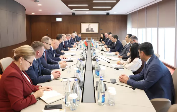 Azerbaijan, Belarus Explore Prospects for Expanding Economic Ties