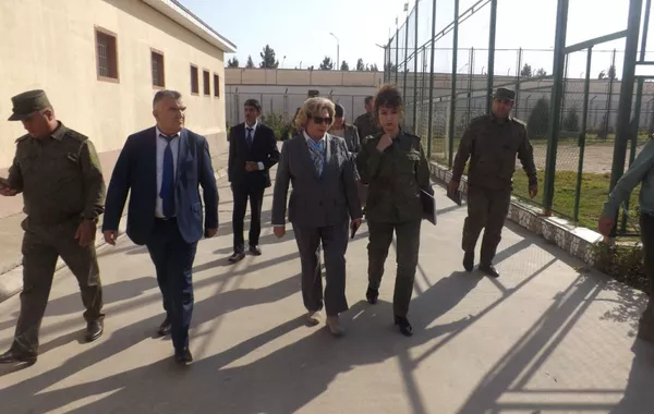 Russia’s Human Rights Commissioner Visits Tajik Prison, Meets with Russian Inmates