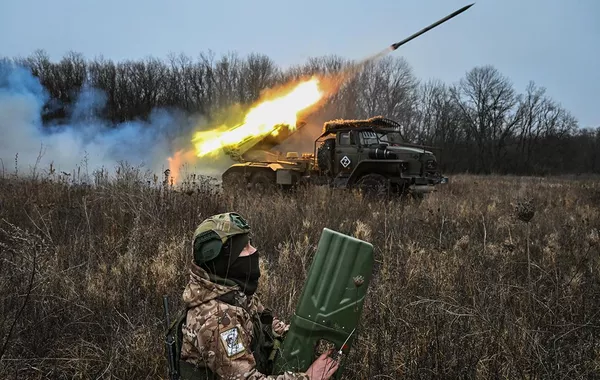 France Condemns Russia’s Strikes on Ukraine, Including Damage to Azerbaijani Embassy