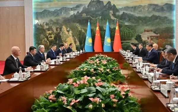 Kazakh, Chinese Presidents Hold Talks in Tianjin