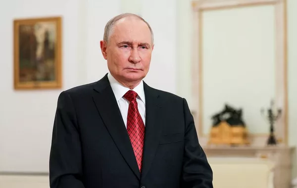 Putin Says Russia Backs Iran’s Peaceful Nuclear Program