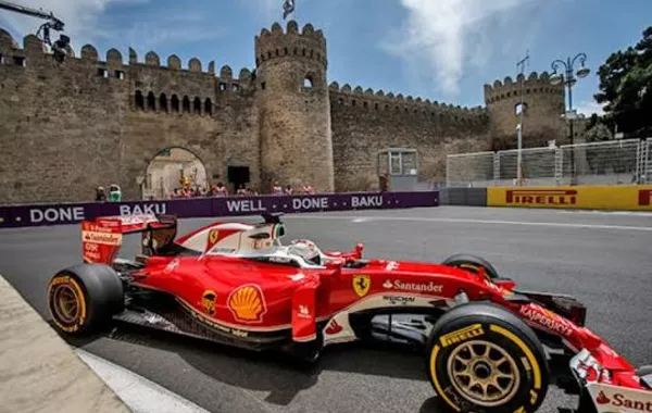 Mercedes’ Russell Leads Opening Practice at Azerbaijan Grand Prix
