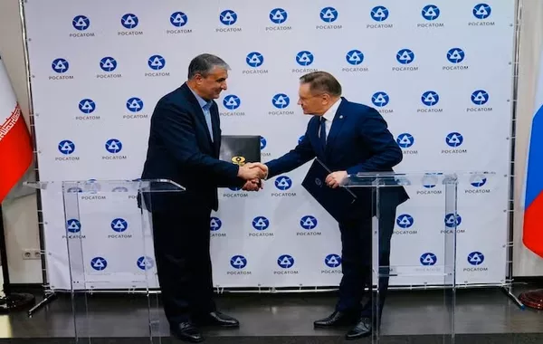 Iran Signs Nuclear Reactor Deal with Russia