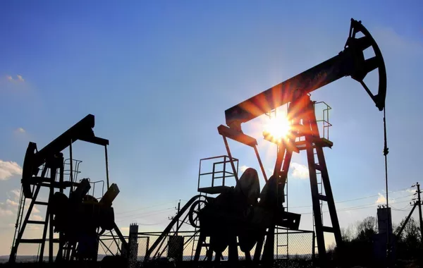 Azerbaijan's Azeri Light Crude Falls Nearly 4% on Global Markets