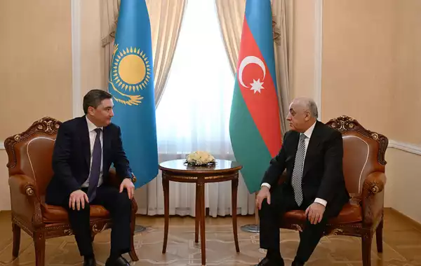 Azerbaijani Prime Minister Holds Meeting with Kazakh Counterpart