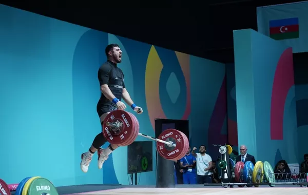 Azerbaijani Weightlifter Claims Silver at Islamic Solidarity Games