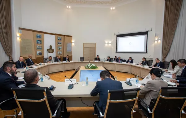 Azerbaijan, China Explore Creation of Joint Green Energy Research Center